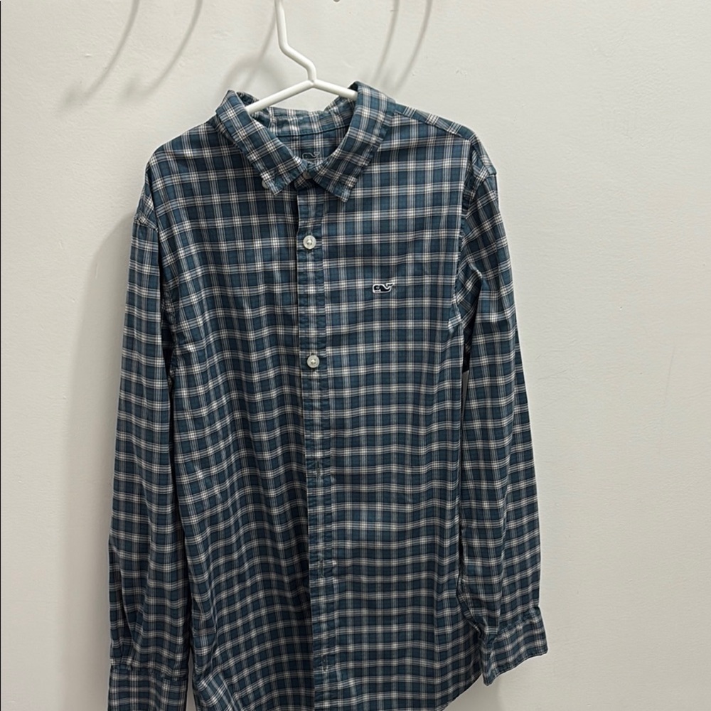 Boy’s Vineyard Vines Performance Button Down Shirt - Picture 2 of 3